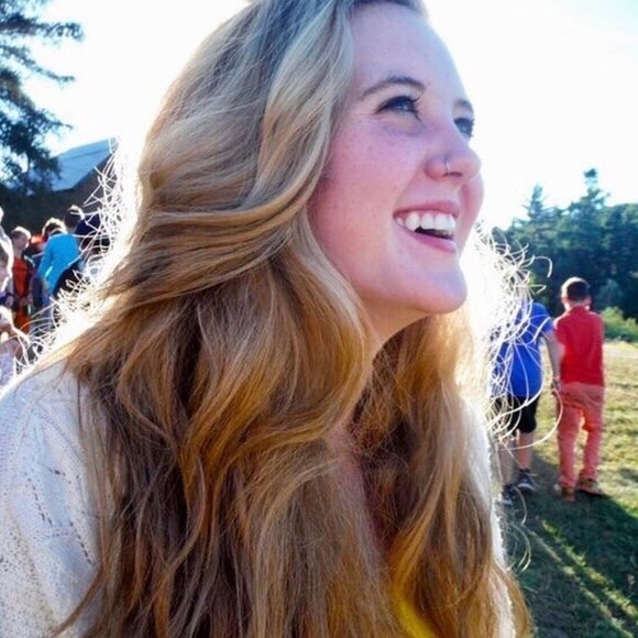 Meet your Posher, Tara - Picture 2 of 5